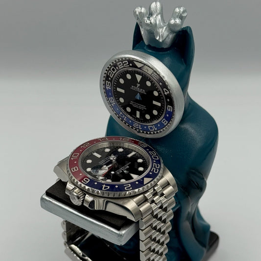 Super hero watch holder displaying a Pepsi GMT watch on a bracelet – Artisan Watch Co.