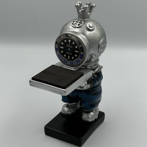 Diver watch holder figurine with a watch-dial face and crown – Artisan Watch Co.