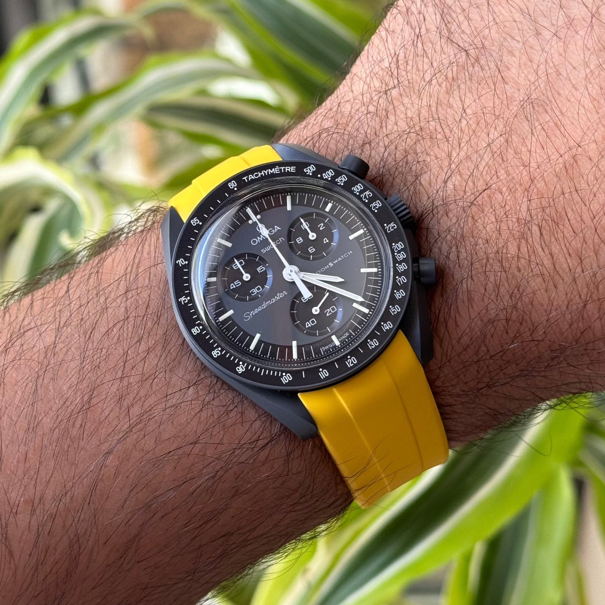Yellow rubber watch strap – Artisan Watch Co.