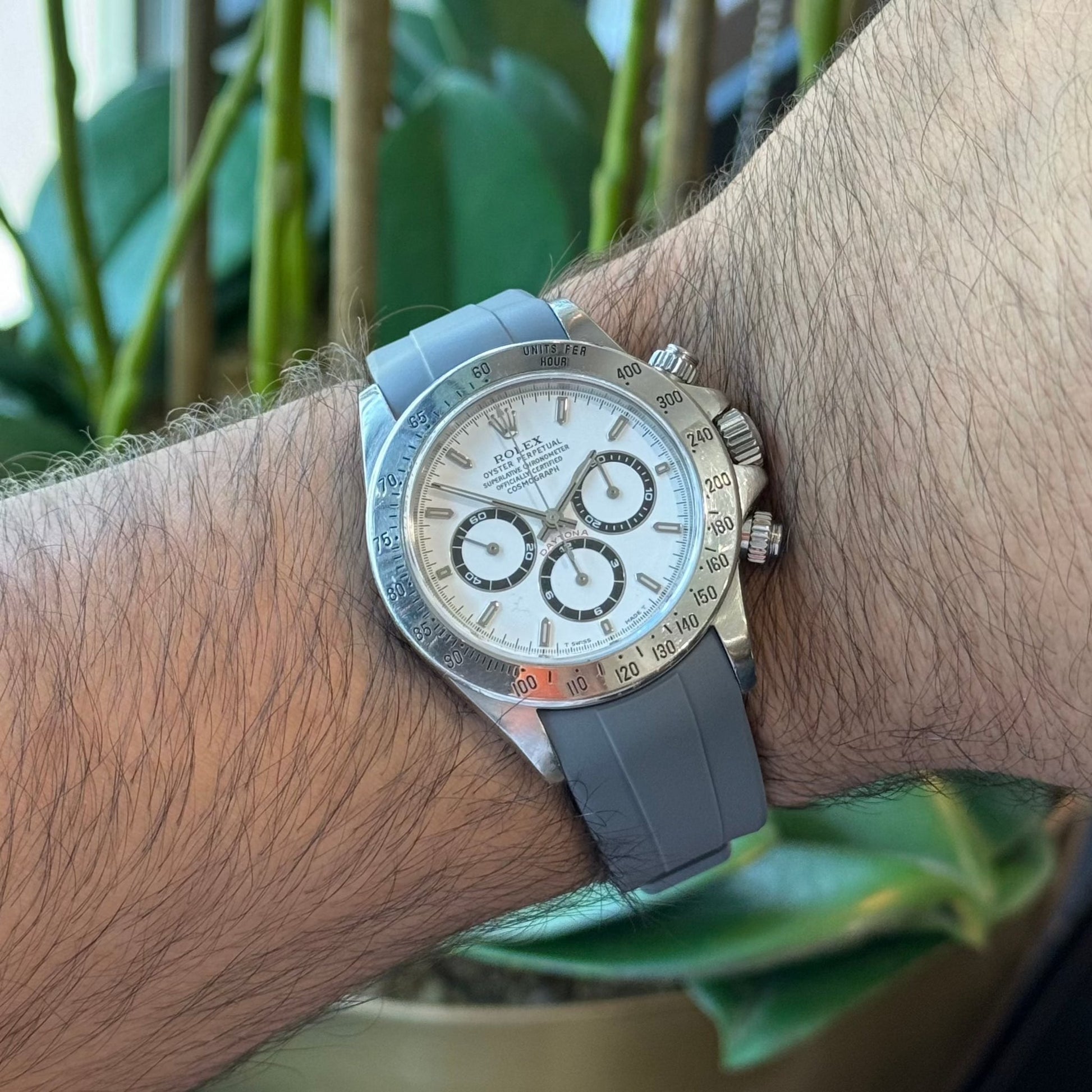 Grey rubber watch strap – Artisan Watch Co.